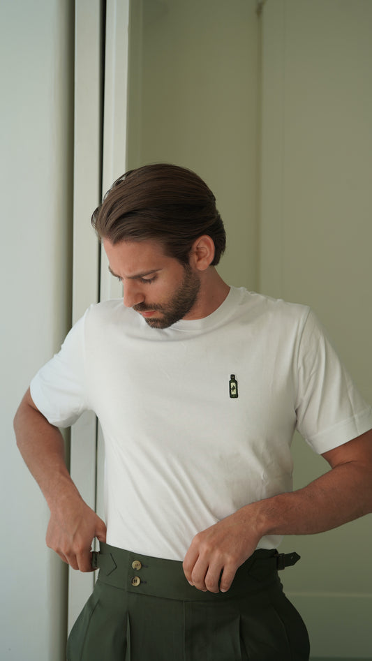 Für Herren: Bestickte Olivenölflasche auf 100% Bio Baumwoll-T-Shirt aus europäischer Produktion